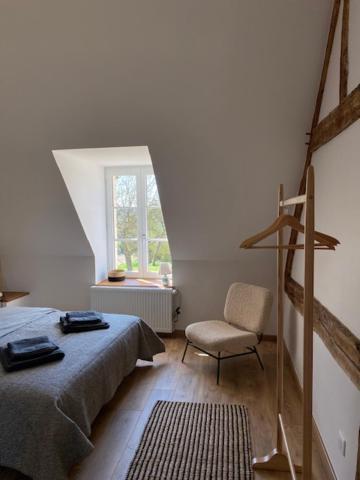 Chambres D'Hotes Du Bistrot Des Ecuries Cour-Maugis-sur-Huisne Exteriör bild
